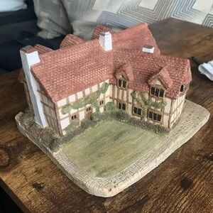 Hand painted replica of Shakespear’s birthplace
